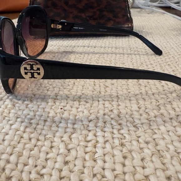 Tory Burch TY 7026 Sunglasses with Case